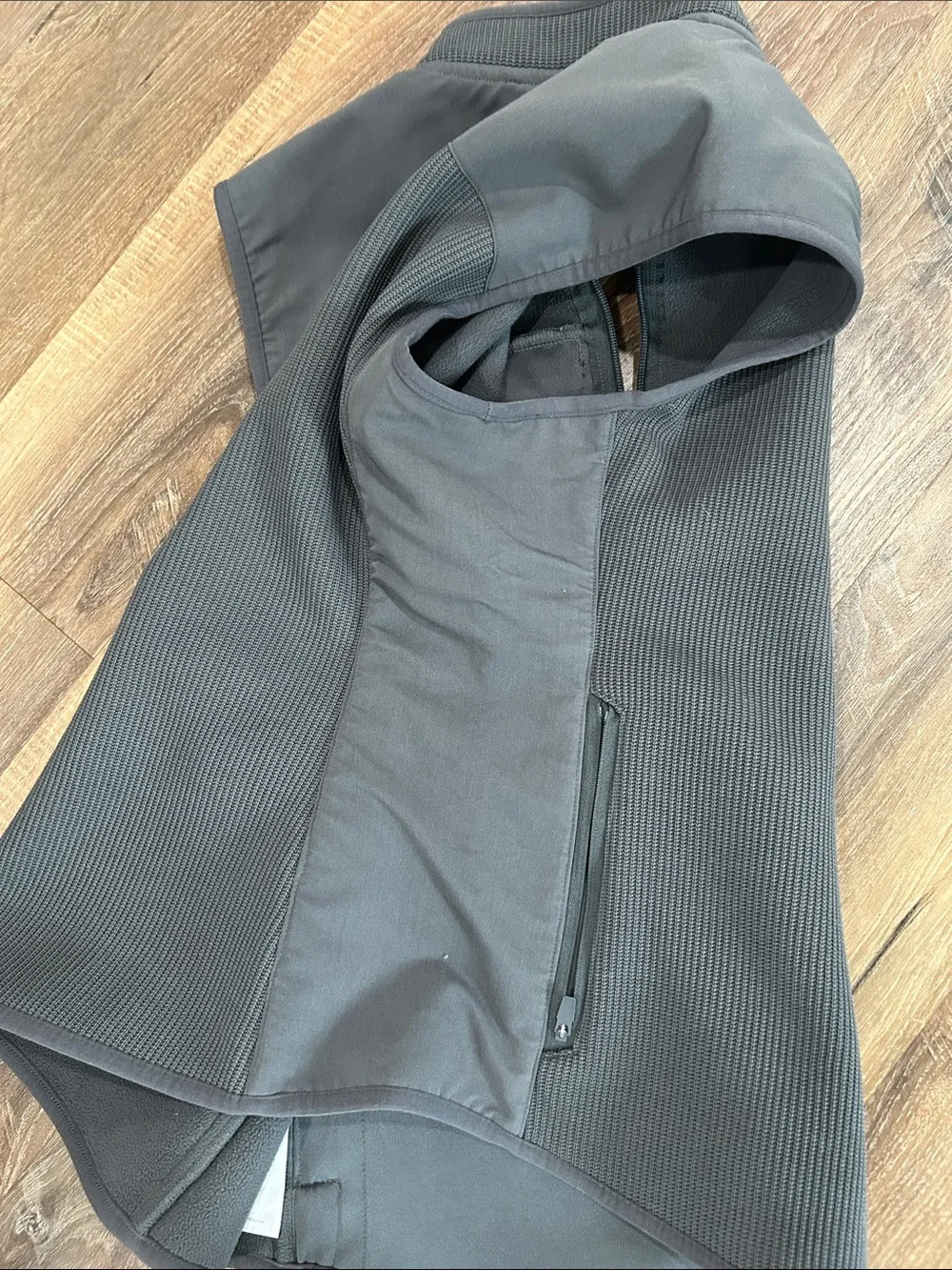 Fabletics men’s gray vest feel good performance, large zip pockets